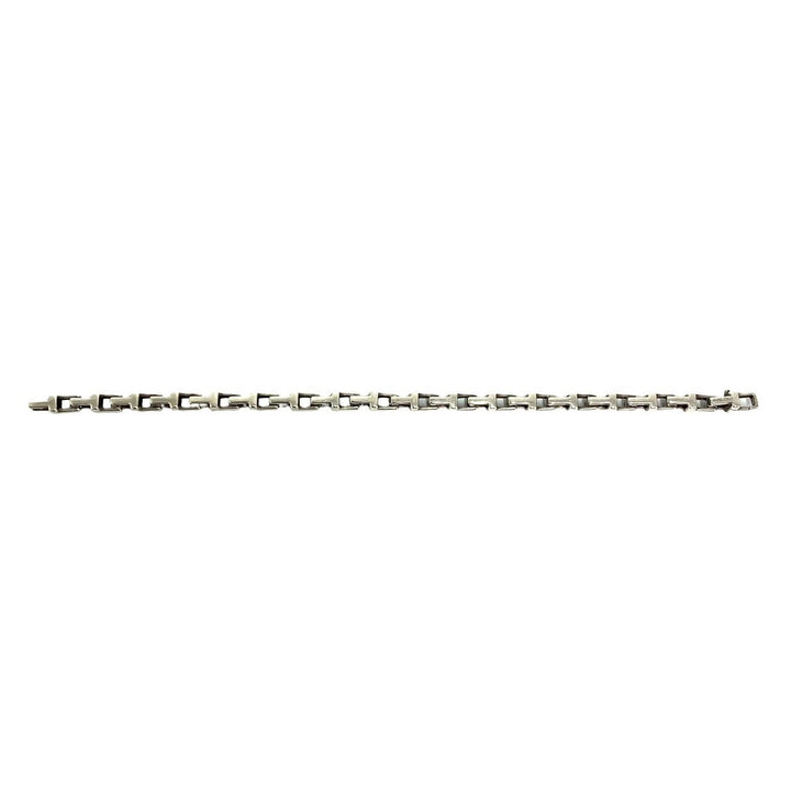 blurRubbingTiffany T Narrow BrakeRubbingCut