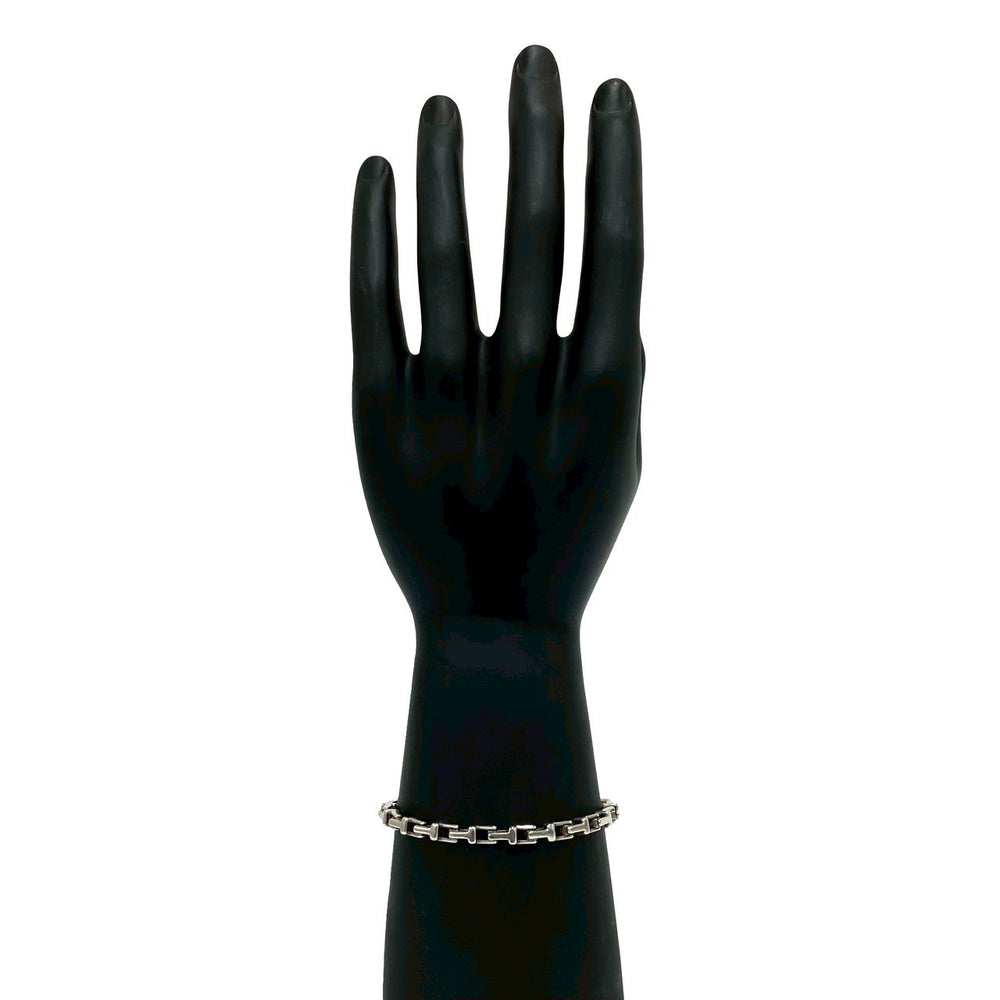 blurRubbingTiffany T Narrow BrakeRubbingCut