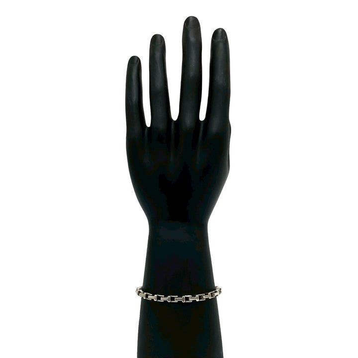 blurRubbingTiffany T Narrow BrakeRubbingCut