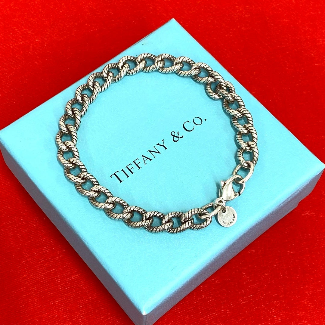 blurRubbingTiffany Twisted Rope