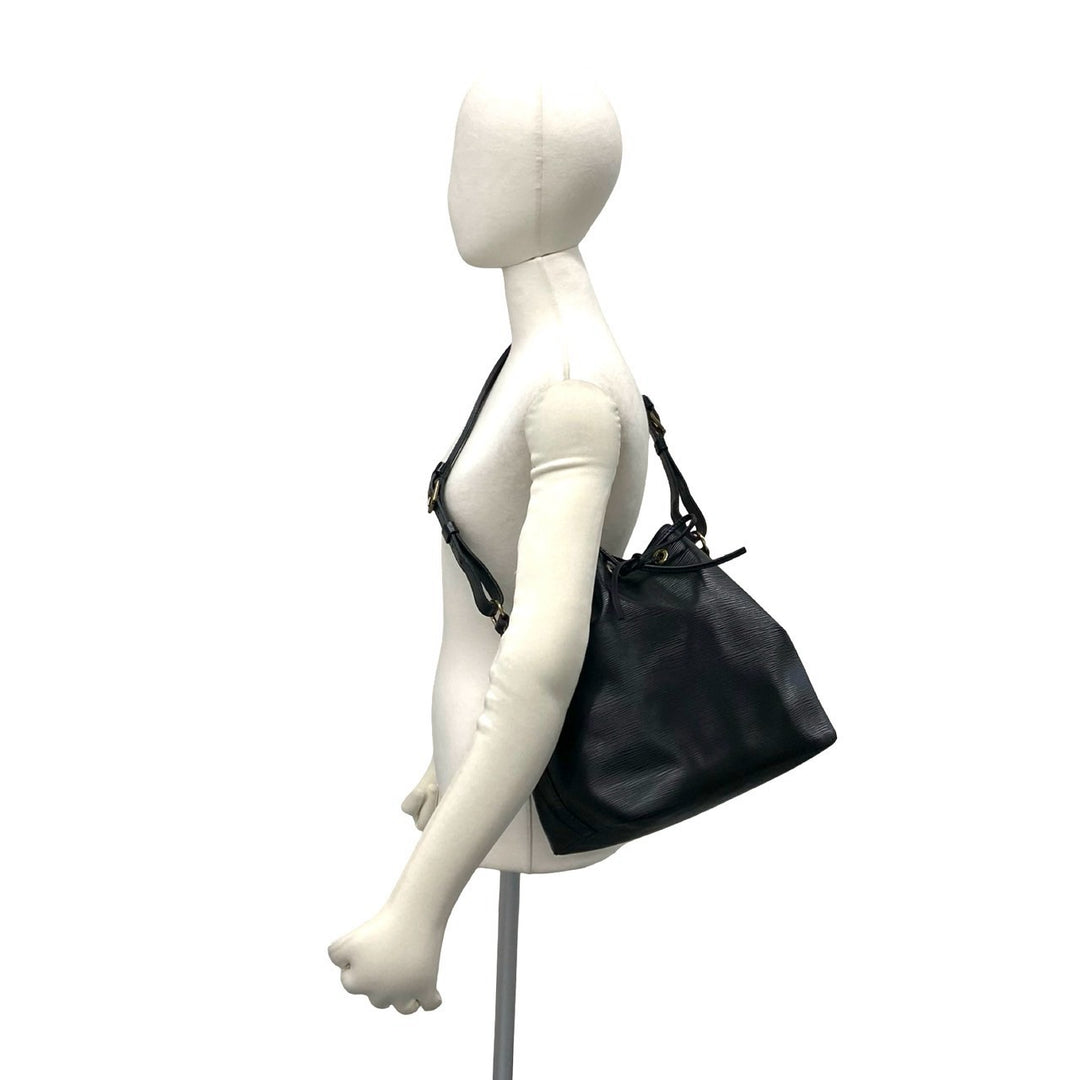 Shoulder bag Louis Vuitton Petit Noe