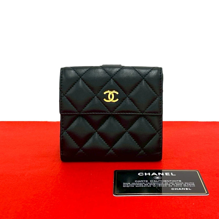 bifold wallet chanel