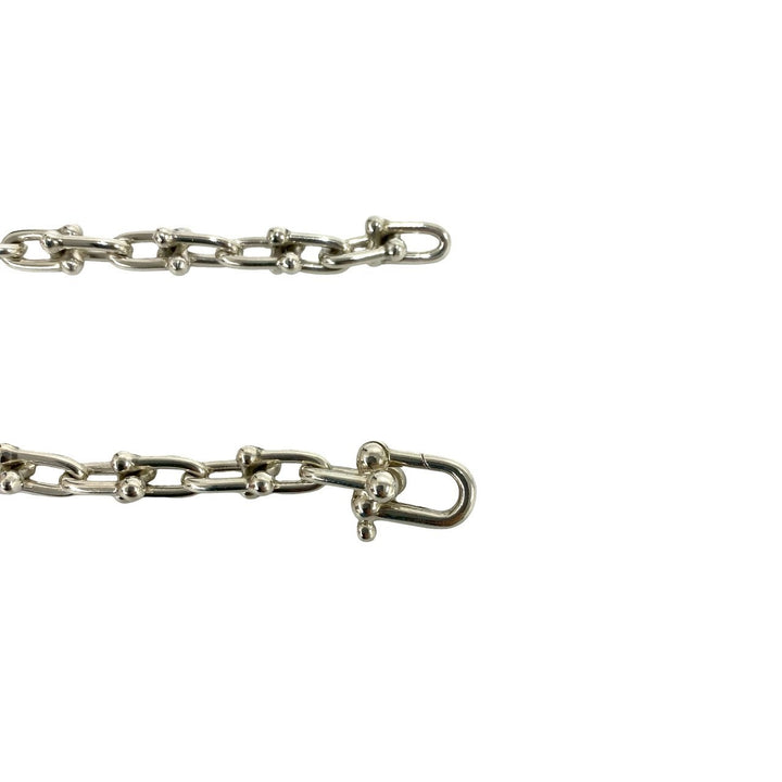 blurRubbingTiffany Hardware Small Link BureRubbingCut