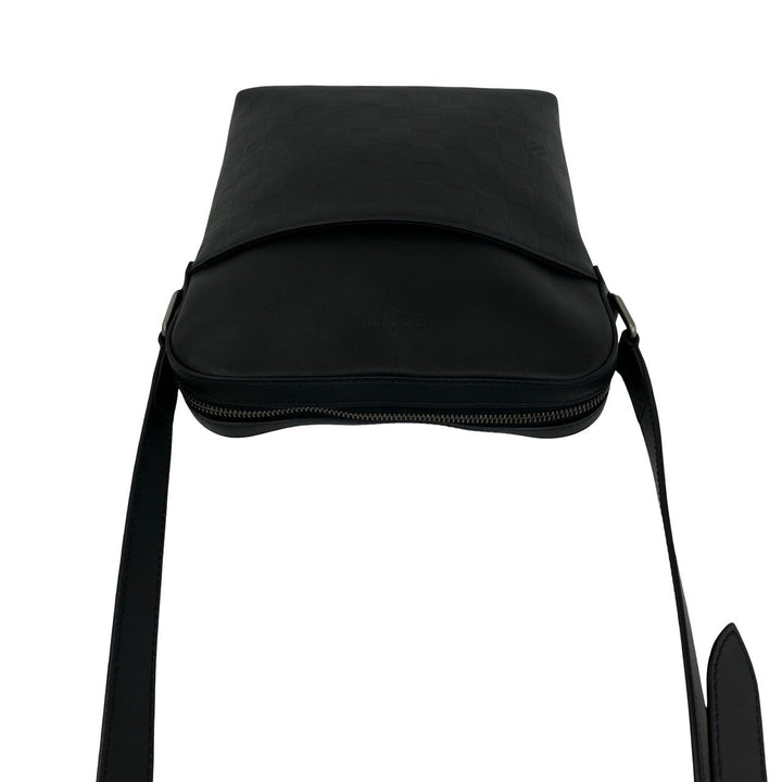 shoulder bag louis vuitton pochette district