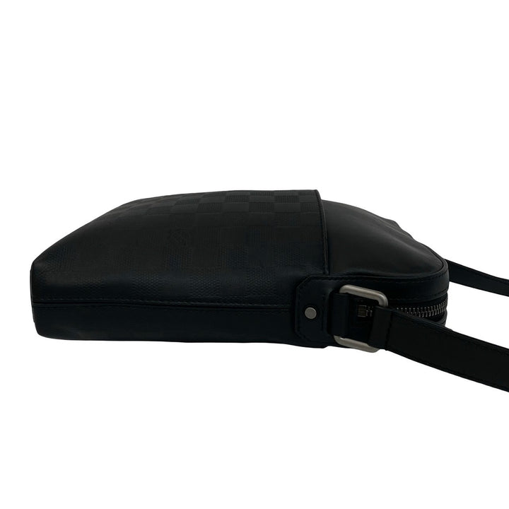 shoulder bag louis vuitton pochette district