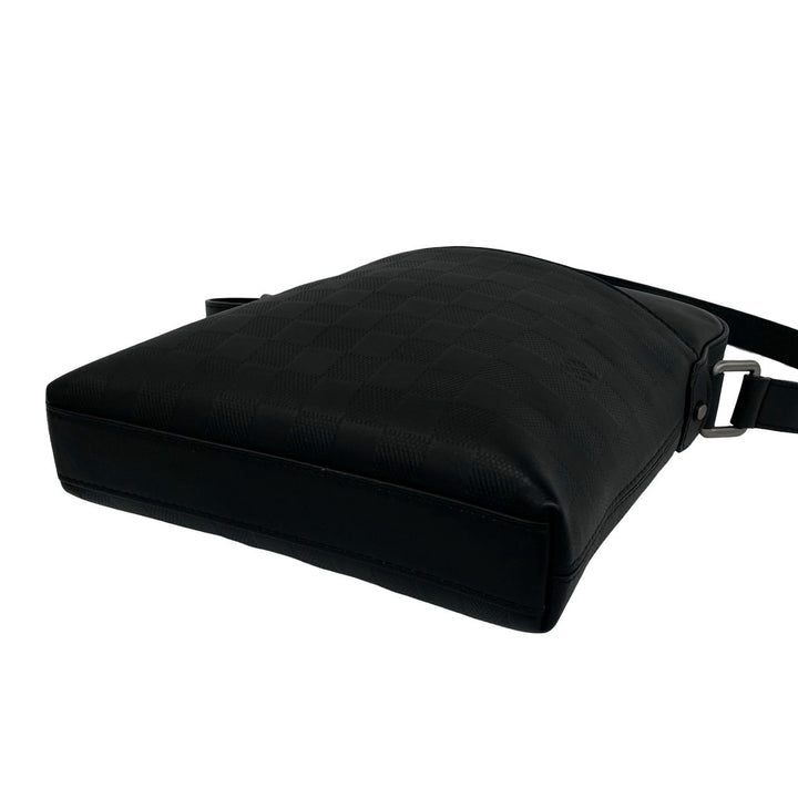 shoulder bag louis vuitton pochette district