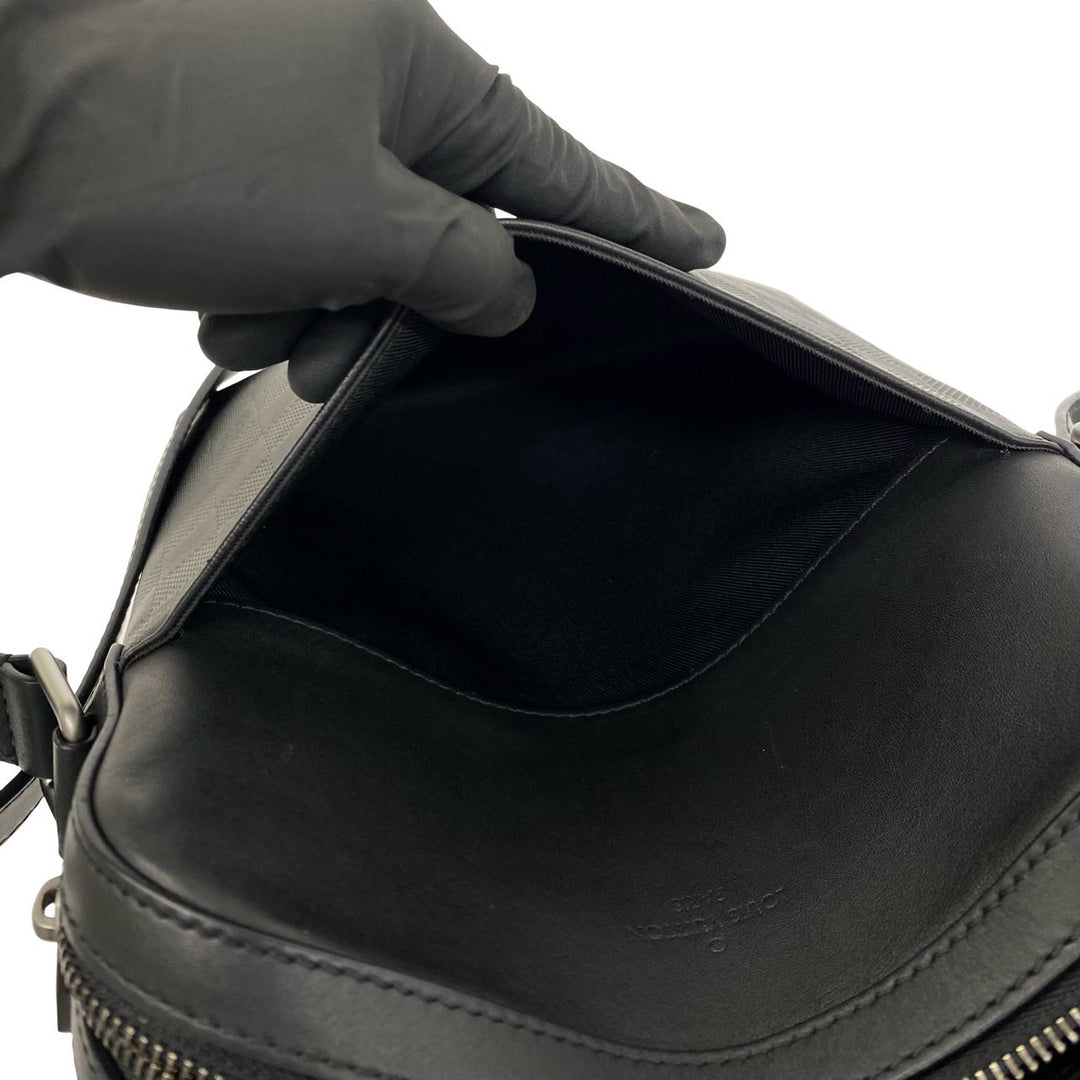 shoulder bag louis vuitton pochette district