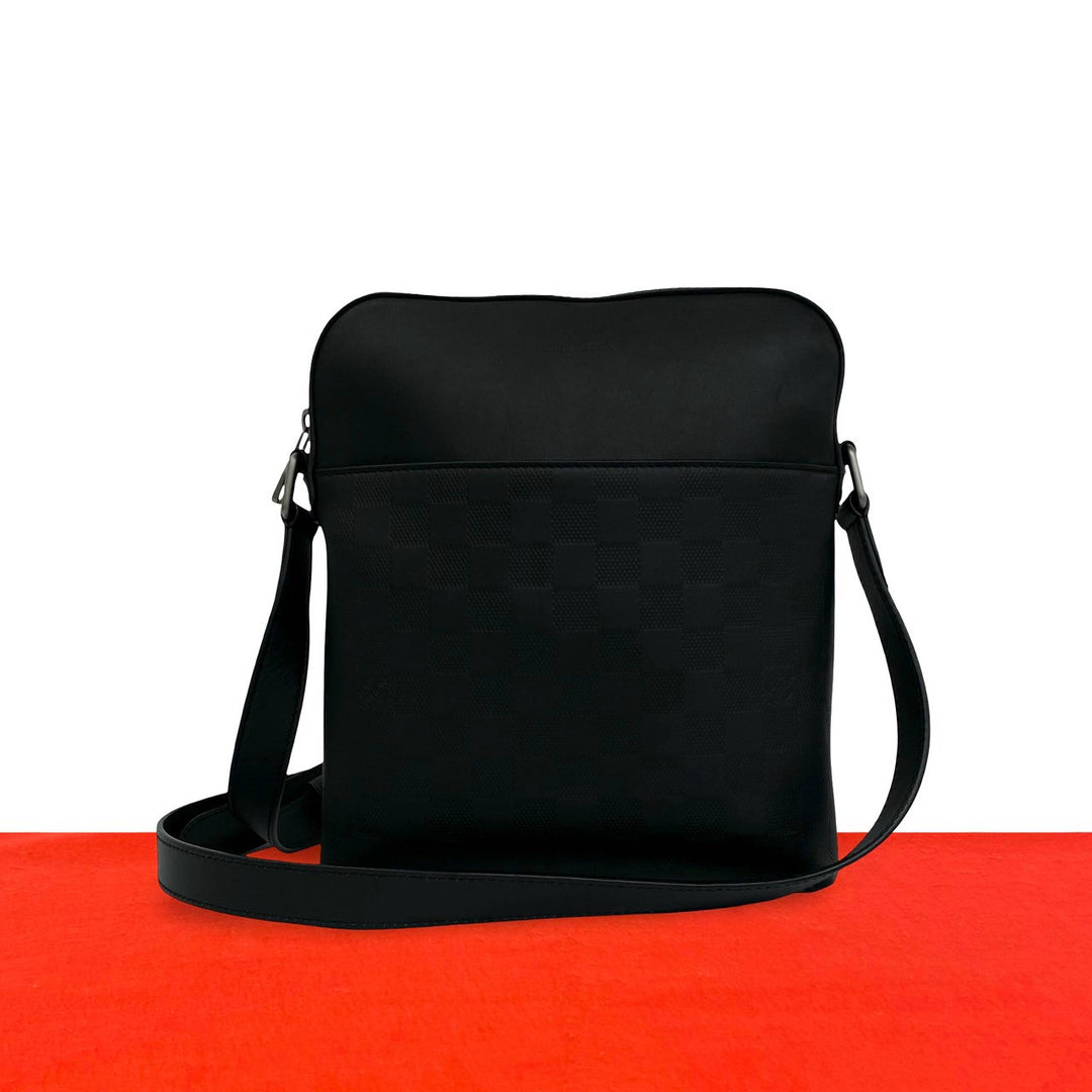 shoulder bag louis vuitton pochette district